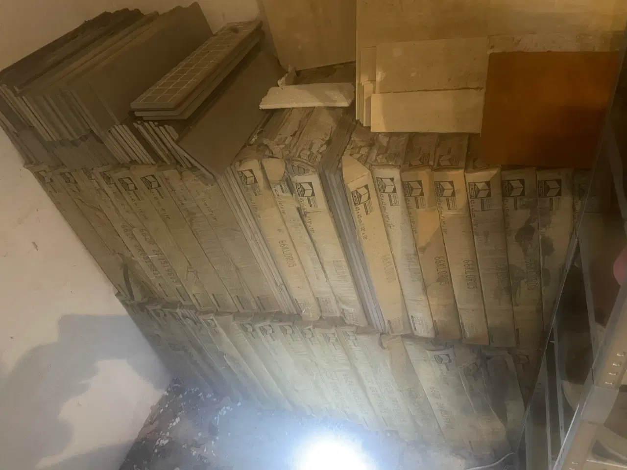 Billede 1 - Kraftige gulv klinker