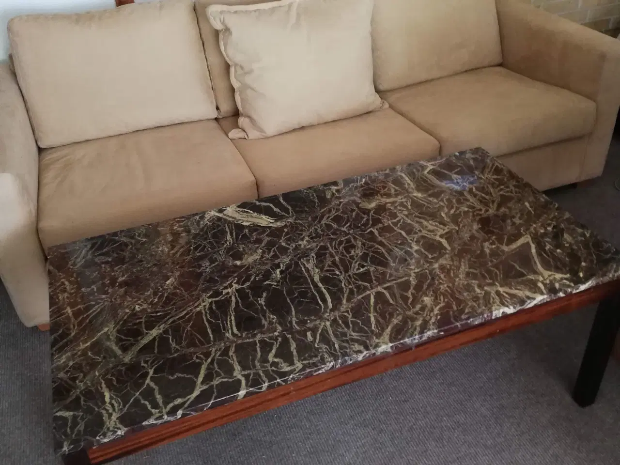 Billede 3 - sofa of 2 stole-lækkert matriale
