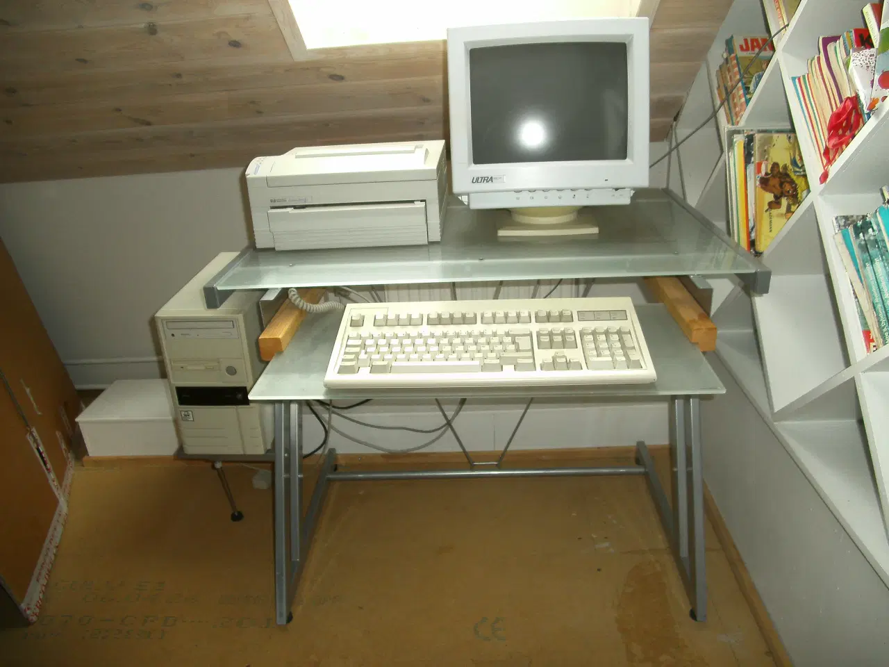 Billede 1 - Computerbord med glasplader