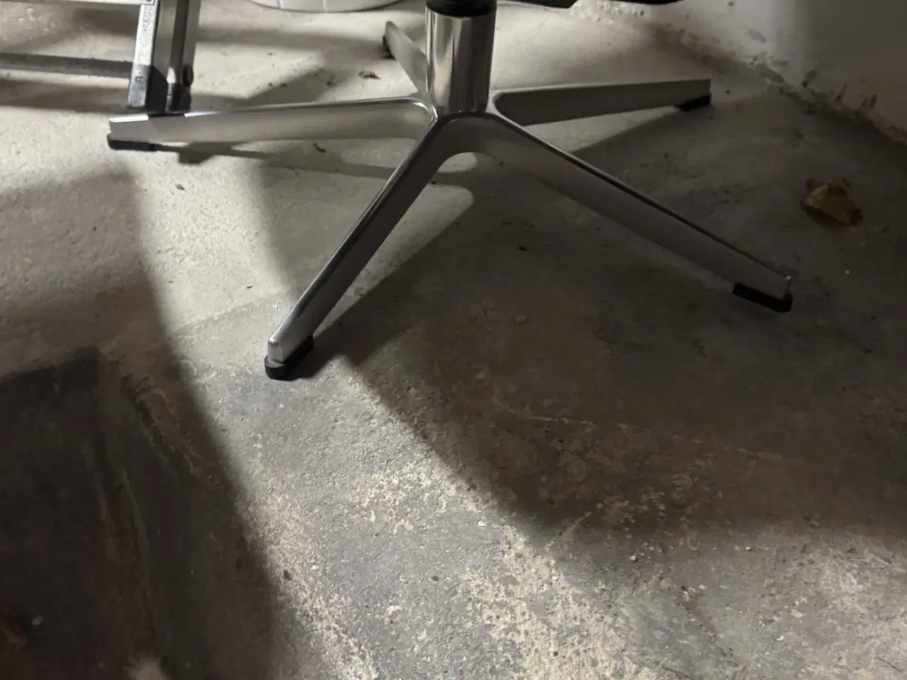 Billede 2 - Conform lænestol med skammel