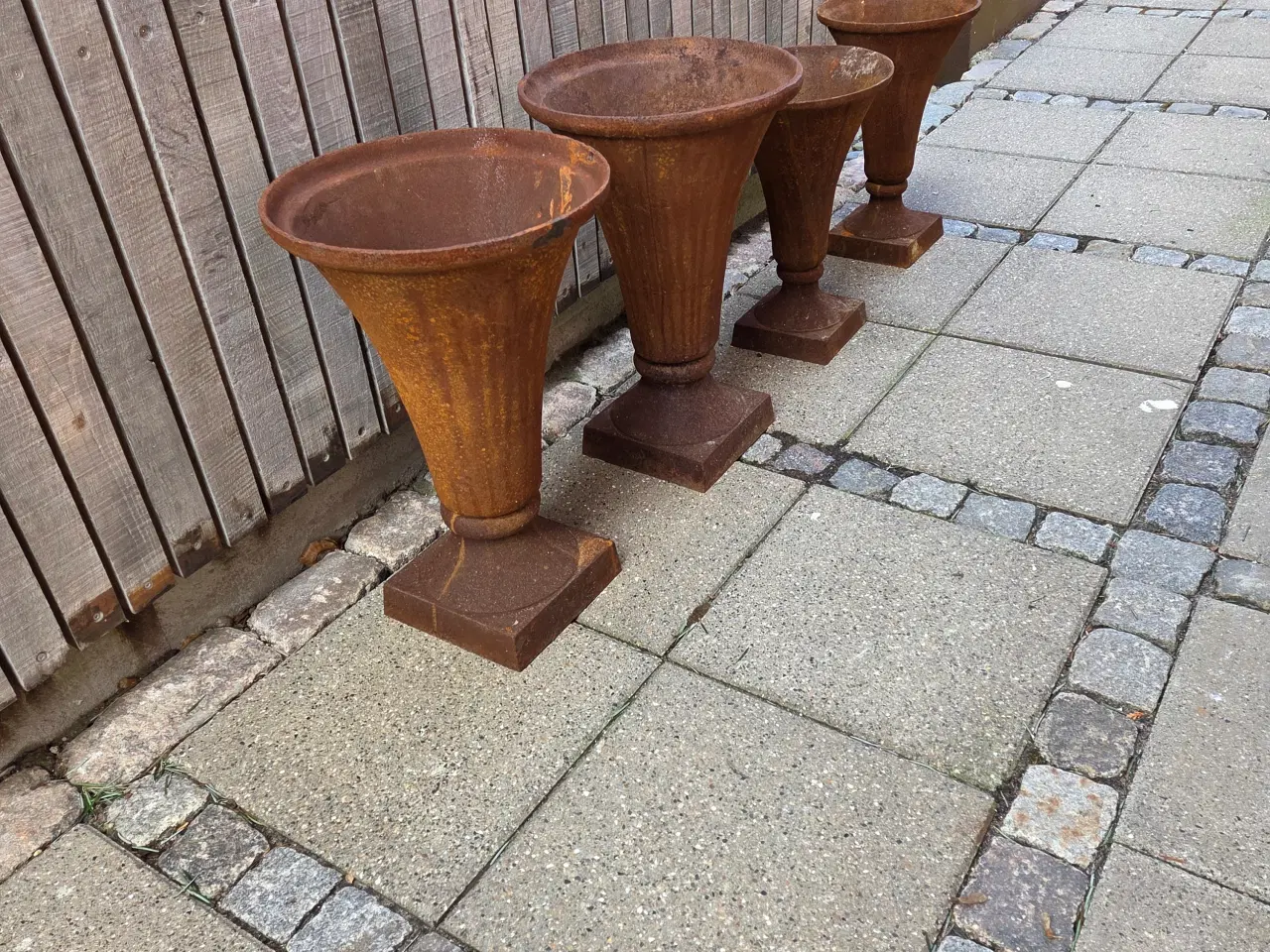Billede 1 - støbejernskrukker 4 stk.