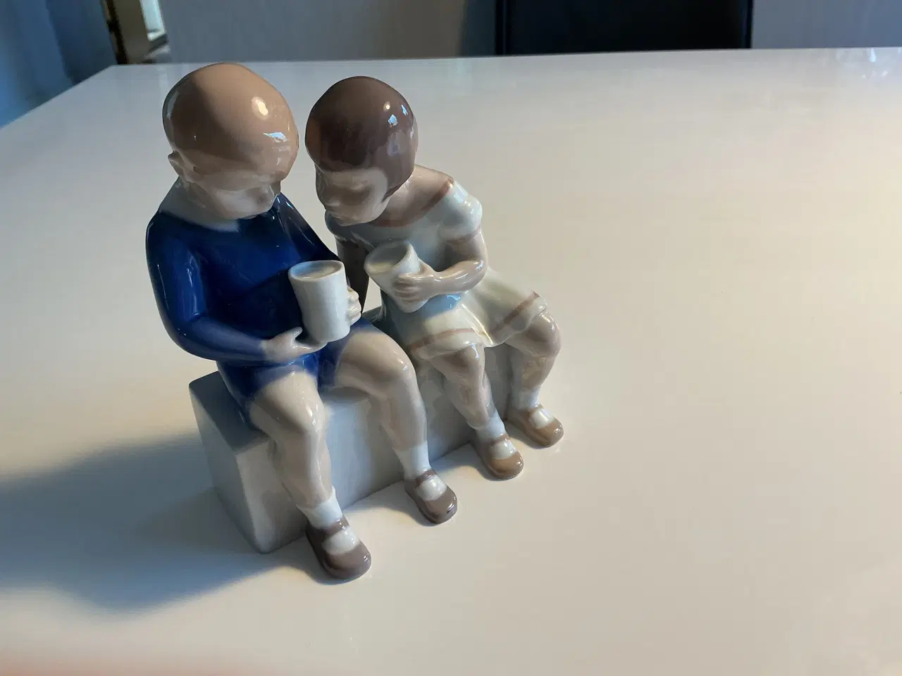 Billede 3 - B&G figur no. 2175 , dreng og pige siddende