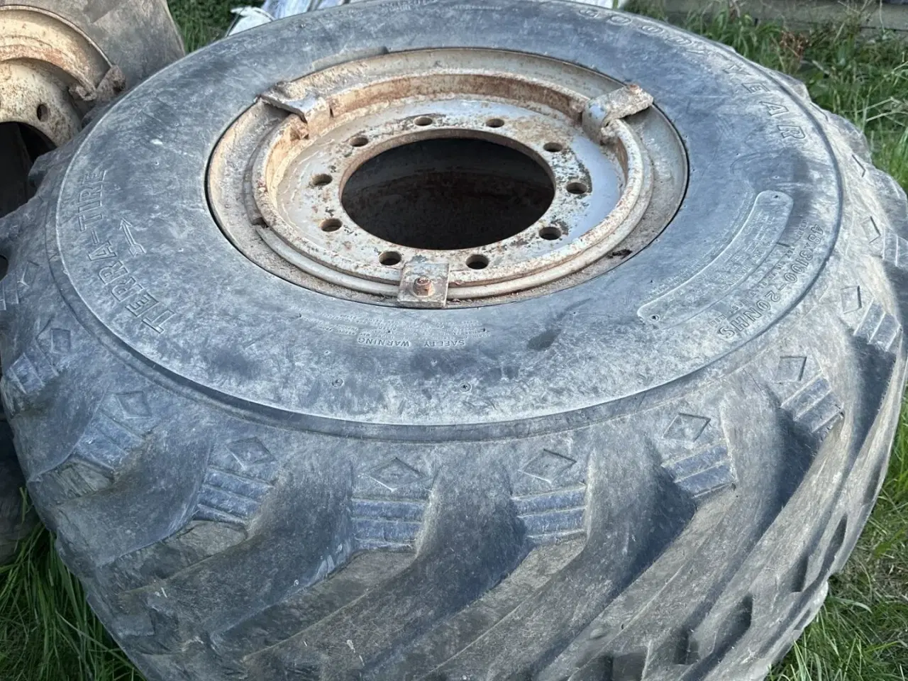 Billede 3 - Goodyear 48x3100-20. Prisen er for 2 stk.