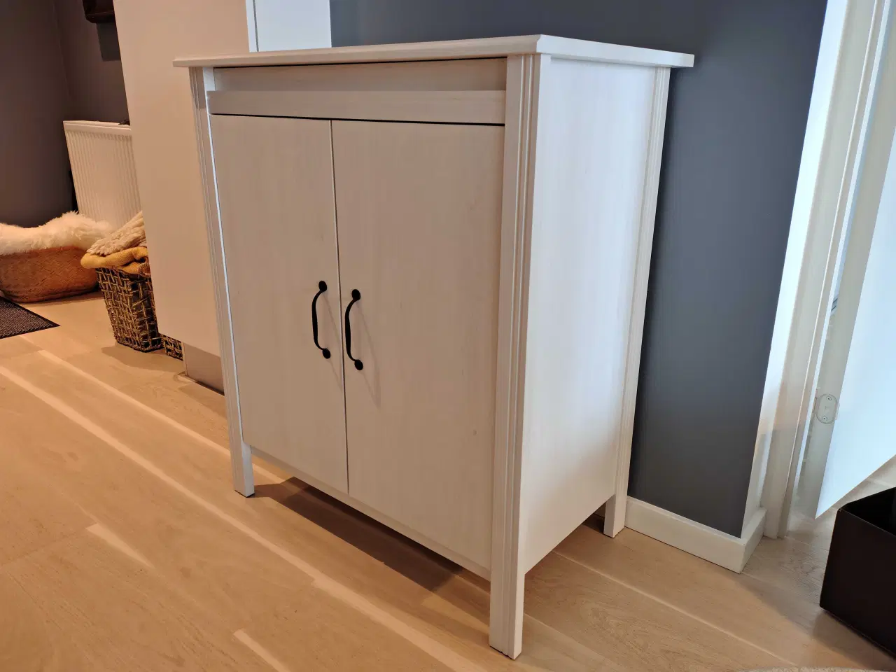 Billede 1 - Skænk / lille skab uden brugsspor 