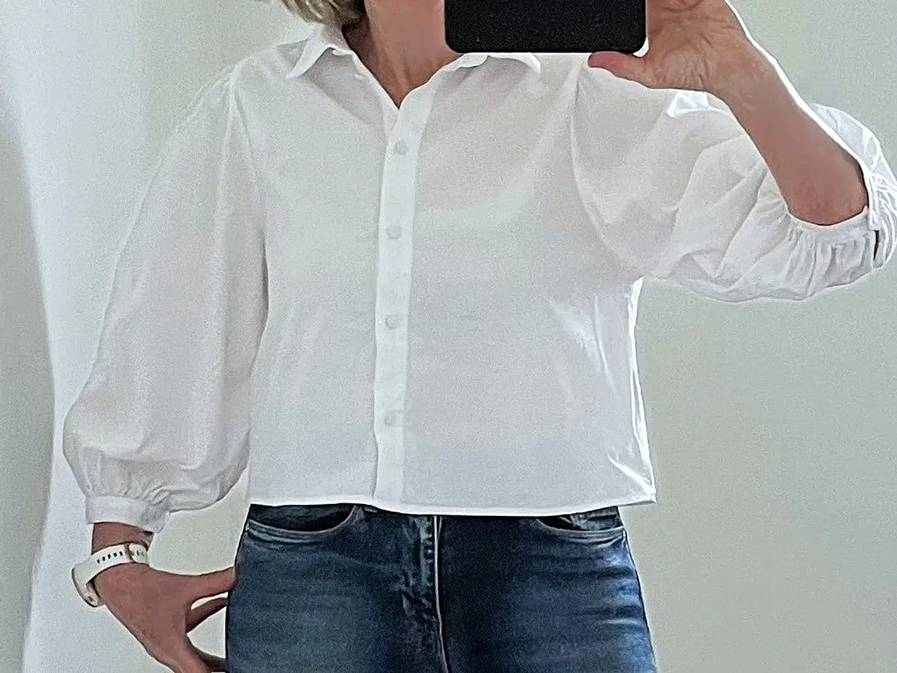 Billede 2 - Skjorte, Skjortebluse, Hvid Pigalle str 34