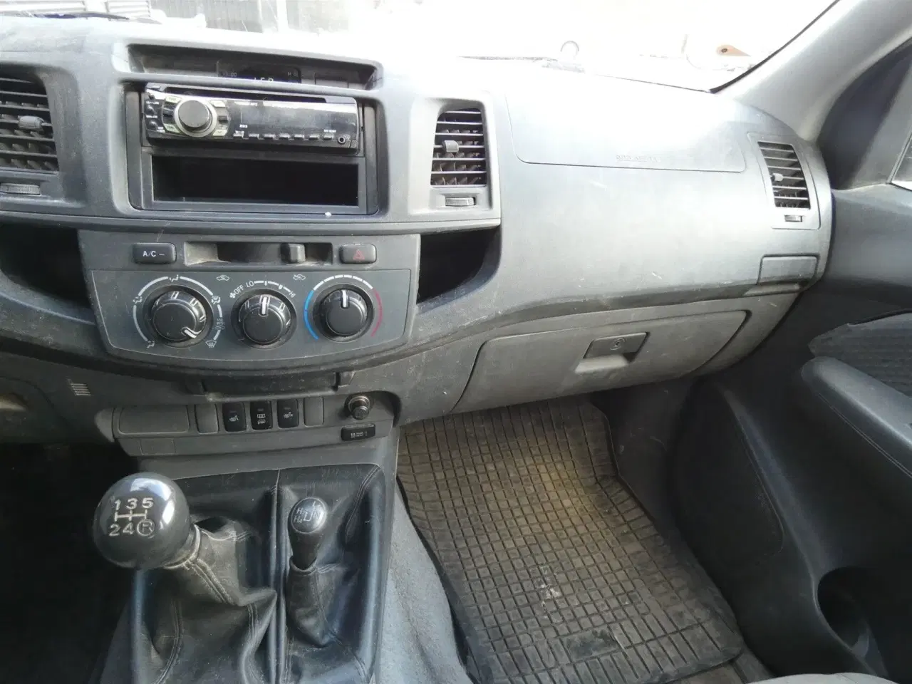 Billede 10 - Toyota HiLux Dobb.Kab. 2,5 D-4D T2 a/c 4x4 144HK Pick-Up