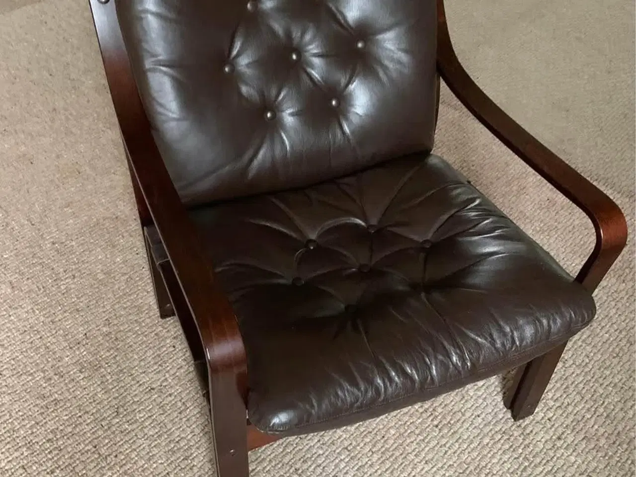 Billede 1 - Læder lounge stol brun m.palisander stel/armlæn