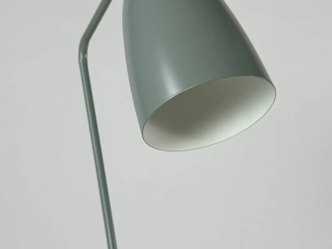 Billede 6 - GUBI Gräshoppa Gulvlampe – Støvet blå