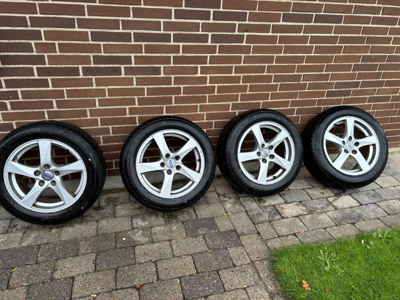 Billede 2 - Volvo alufælge med vinterdæk 5x108, ET50