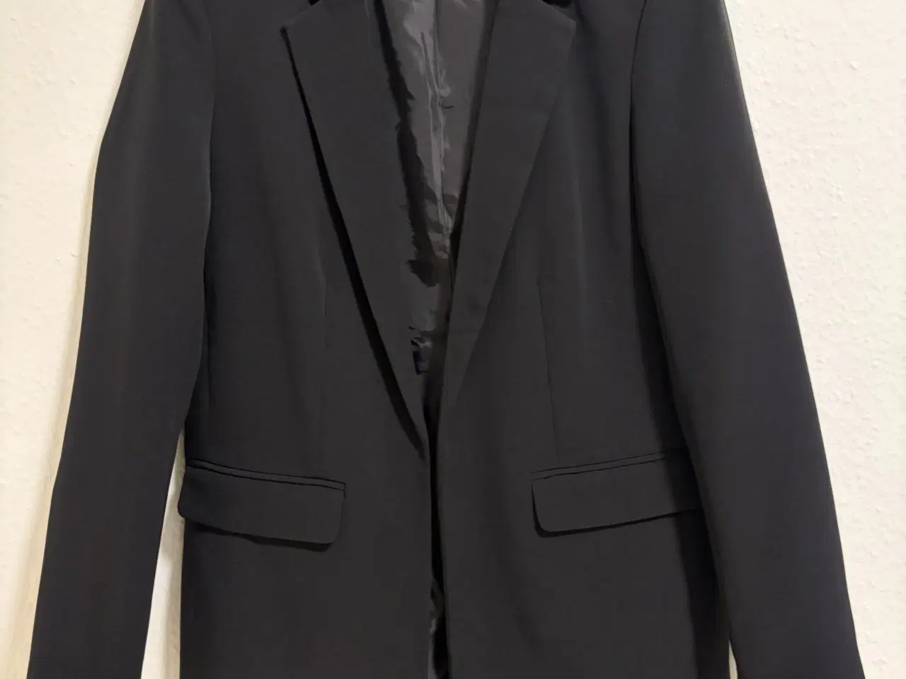 Billede 1 - Sort oversized blazer fra Pieces 