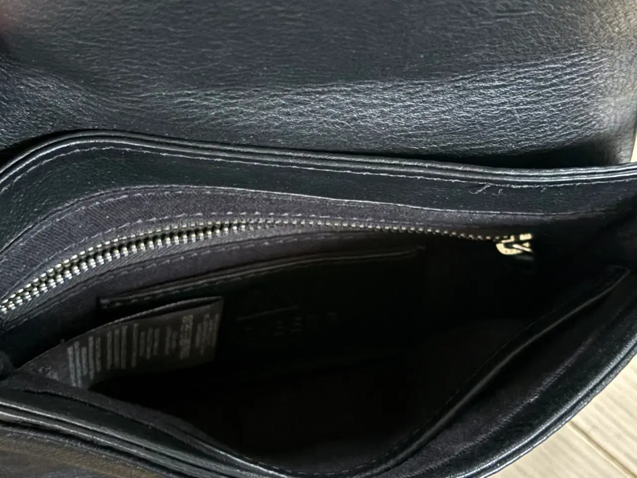 Billede 3 - Flot lækker Markberg taske crossbody i okselæder.