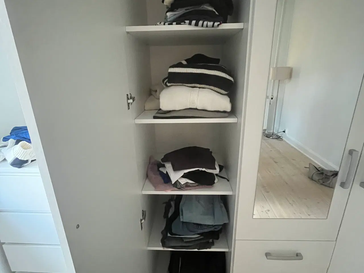 Billede 2 - Garderobe skab fra Jysk