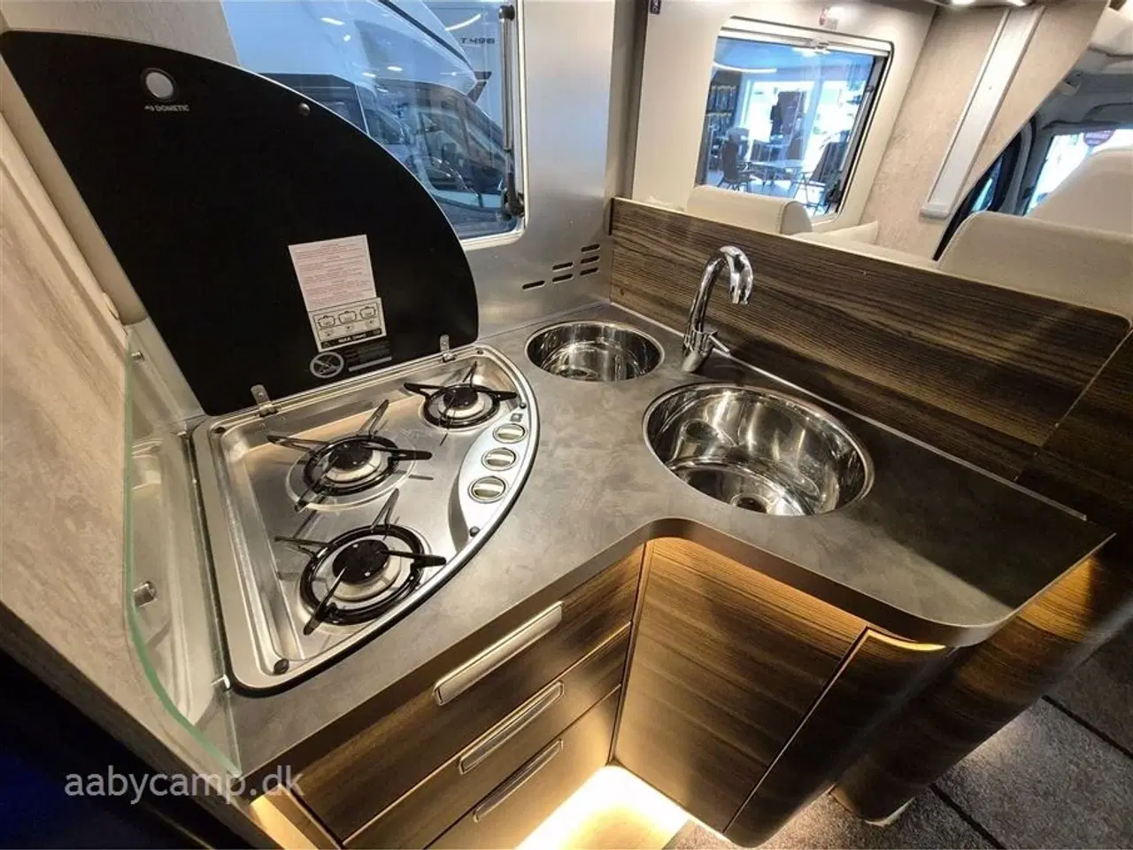 Billede 12 - 2022 - Laika Ecovip 3019 Automatgear. Solceller. 200Ah lithium batteri. 2000W inverter. A/C. udvendigt gas og bruseudtag. Markise. Plisse i front og side ruder. Anntex topmadras undervognsbehandlet. kan vejes op til 3650 Kg.