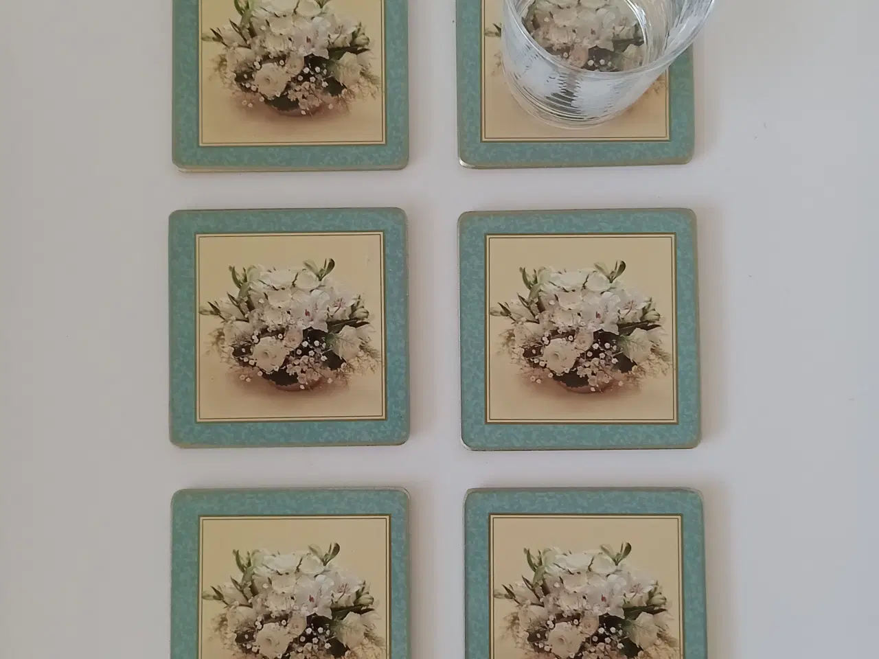 Billede 5 - 6 Glas assietter med blomstermotiv.