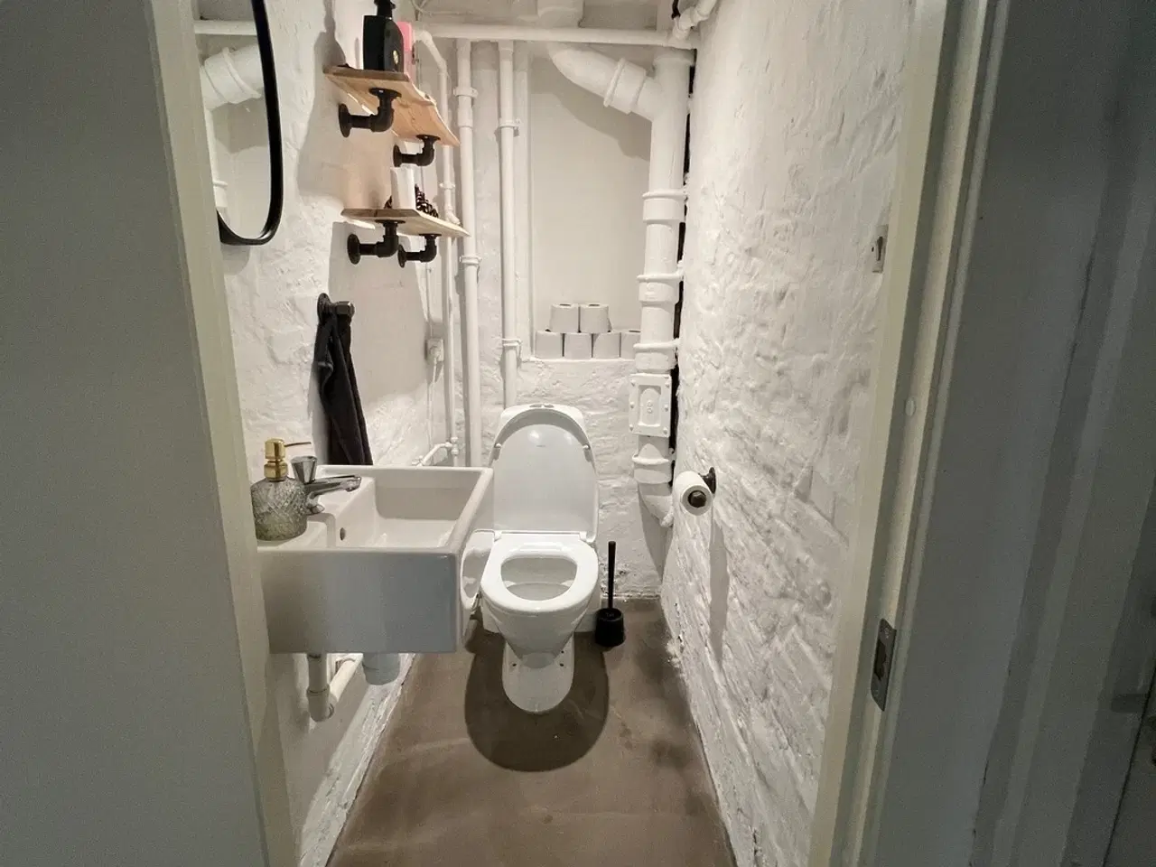 Billede 4 - Erhvervslokale til leje – 71 m² kælderlokale i Dyssegård