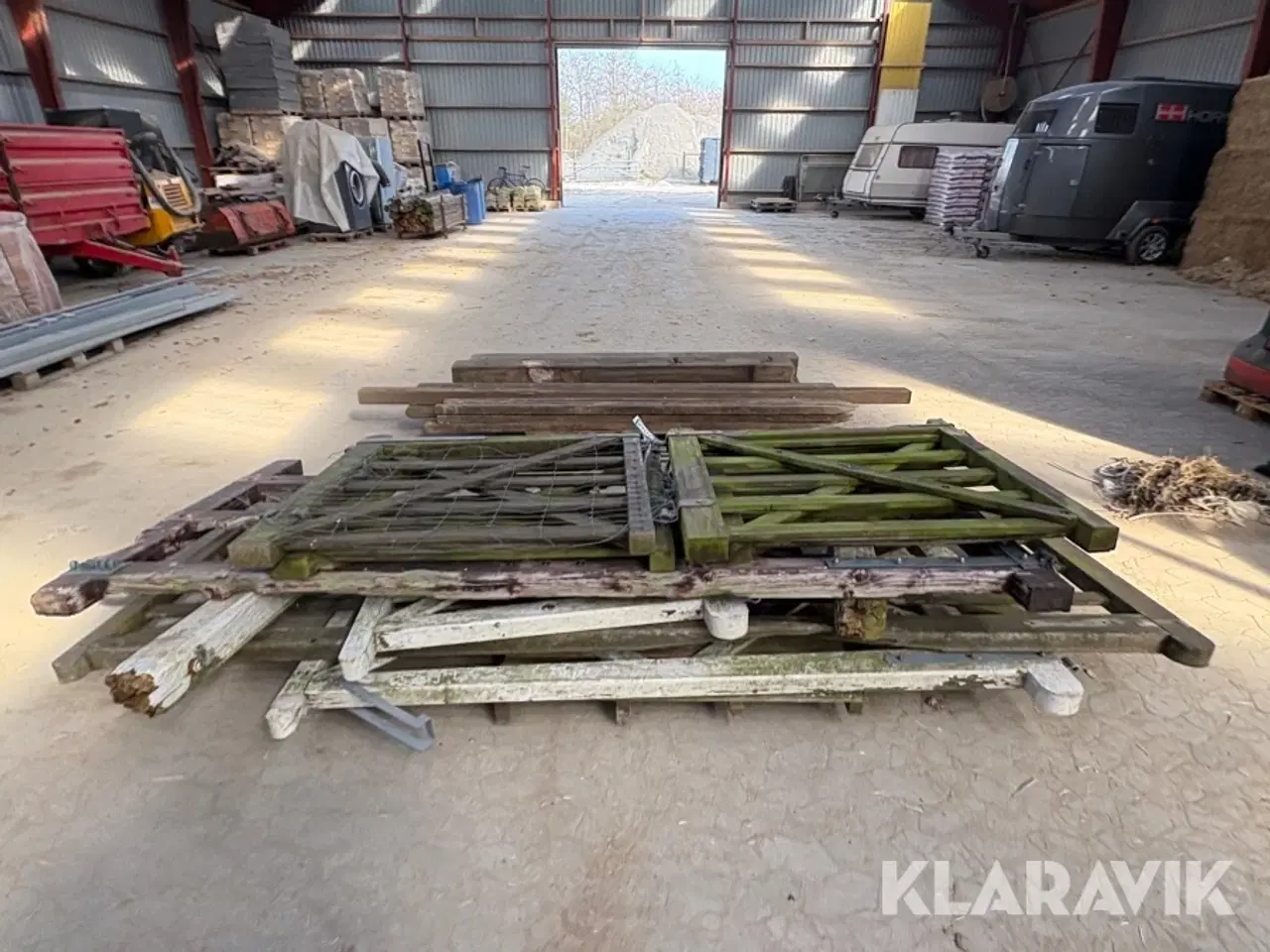 Billede 4 - Stolper og hegnslåger assorteret