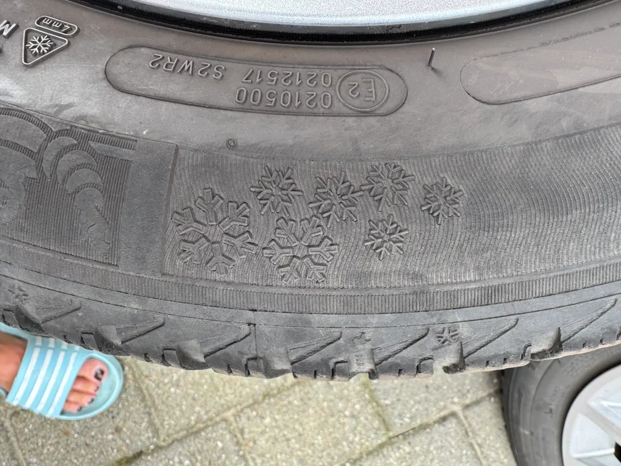 Billede 4 - Vinterhjul på stålfælge og med hjulkapsler 