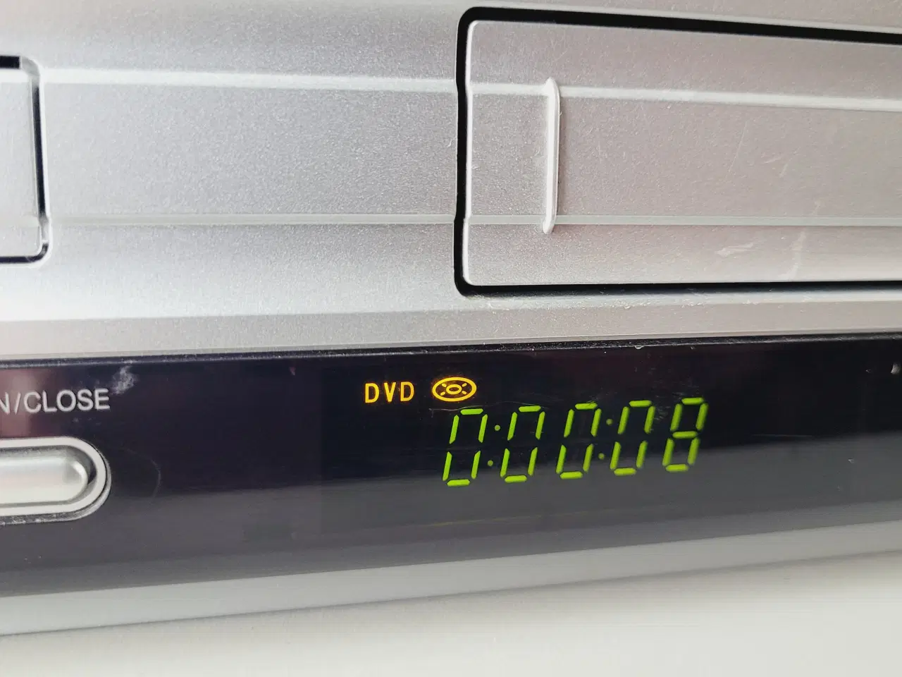 Billede 2 - ⭐️· Lumatro DVCR-2004 - Alt-i-én DVD og VHS Afspil
