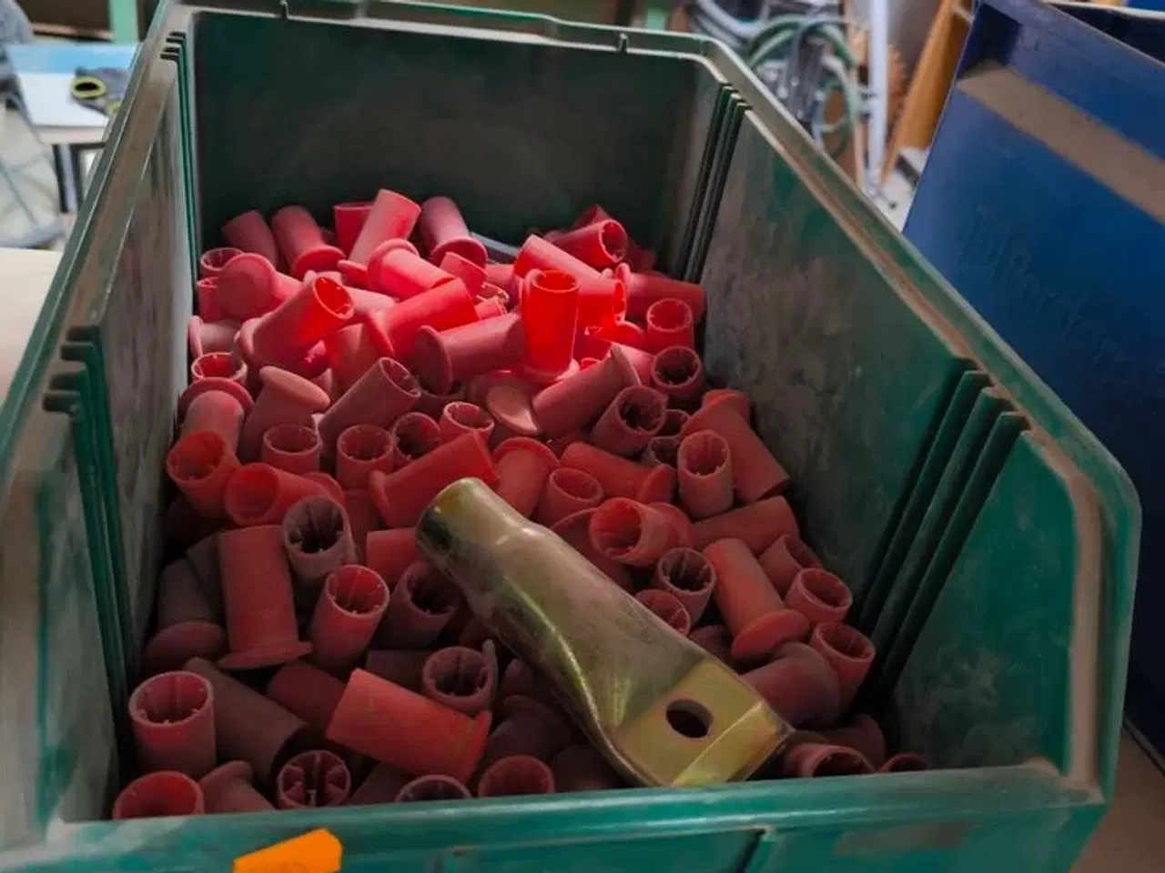 Billede 6 - Indhold på reol (venstre fag)