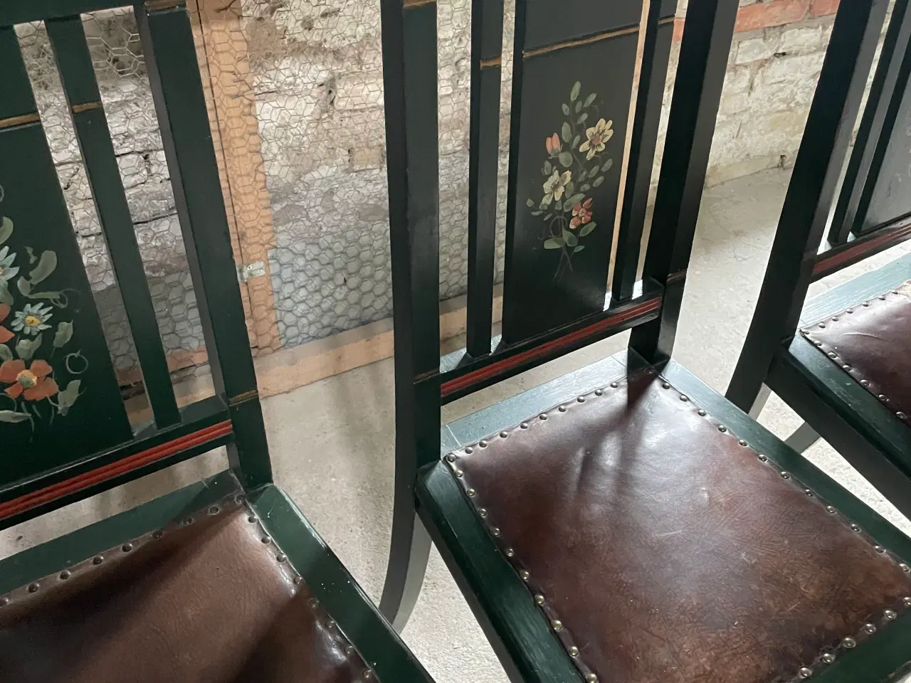 Billede 8 - Antikt Bord og stole