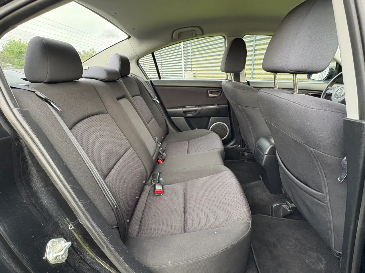 Billede 9 - Mazda 3 1,6 Sedan 105 HK - Kun kørt 128.000 km...