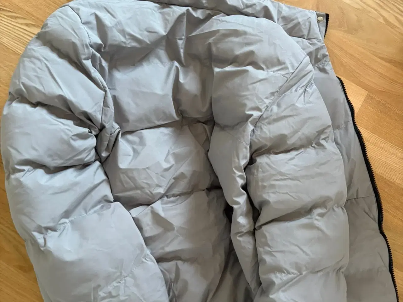 Billede 2 - Helt ny grå vinterjakke. Ca str 164 cm