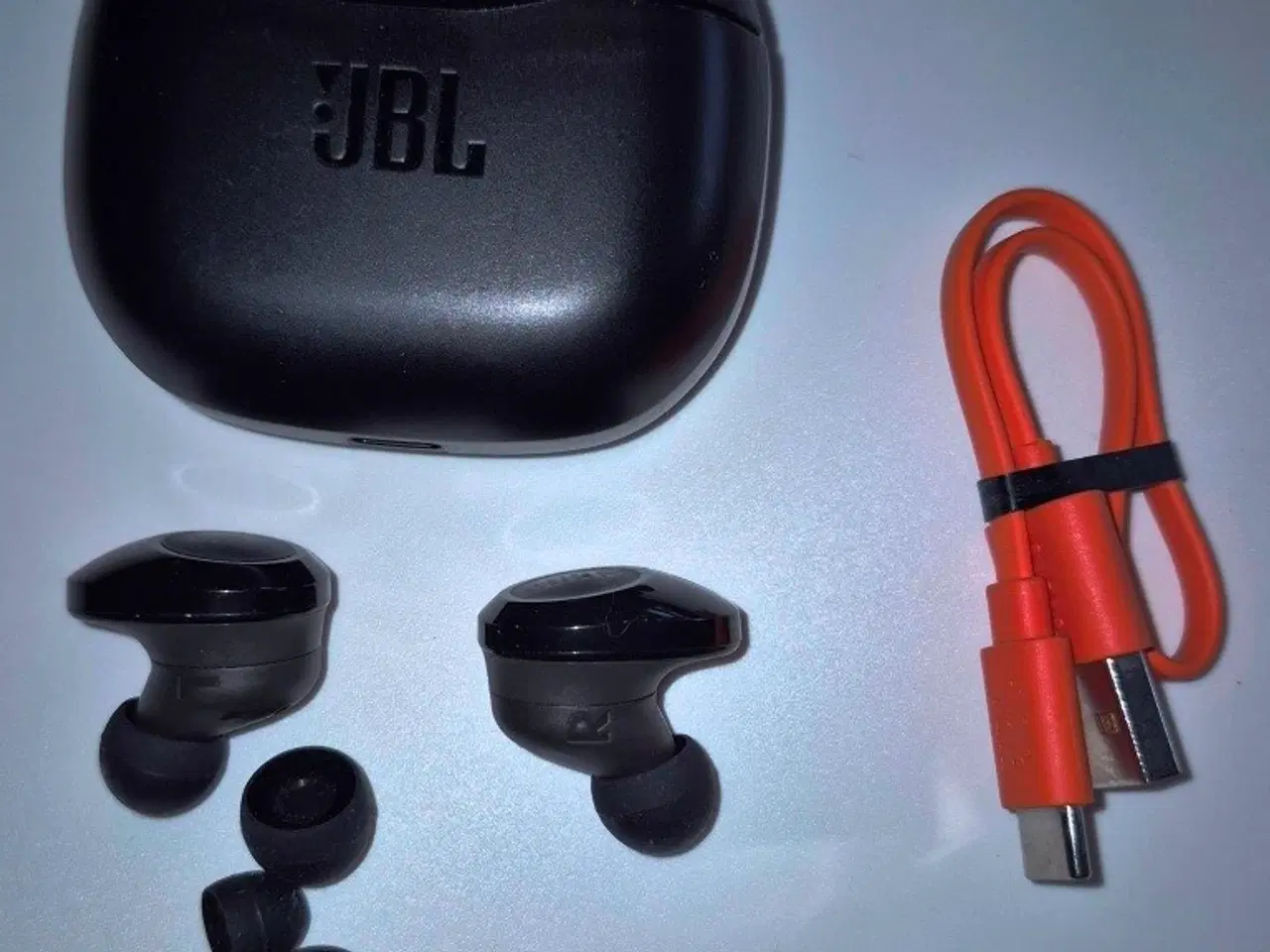 Billede 1 - Sælges næsten ubrugt JBL TUNE 125TWS 