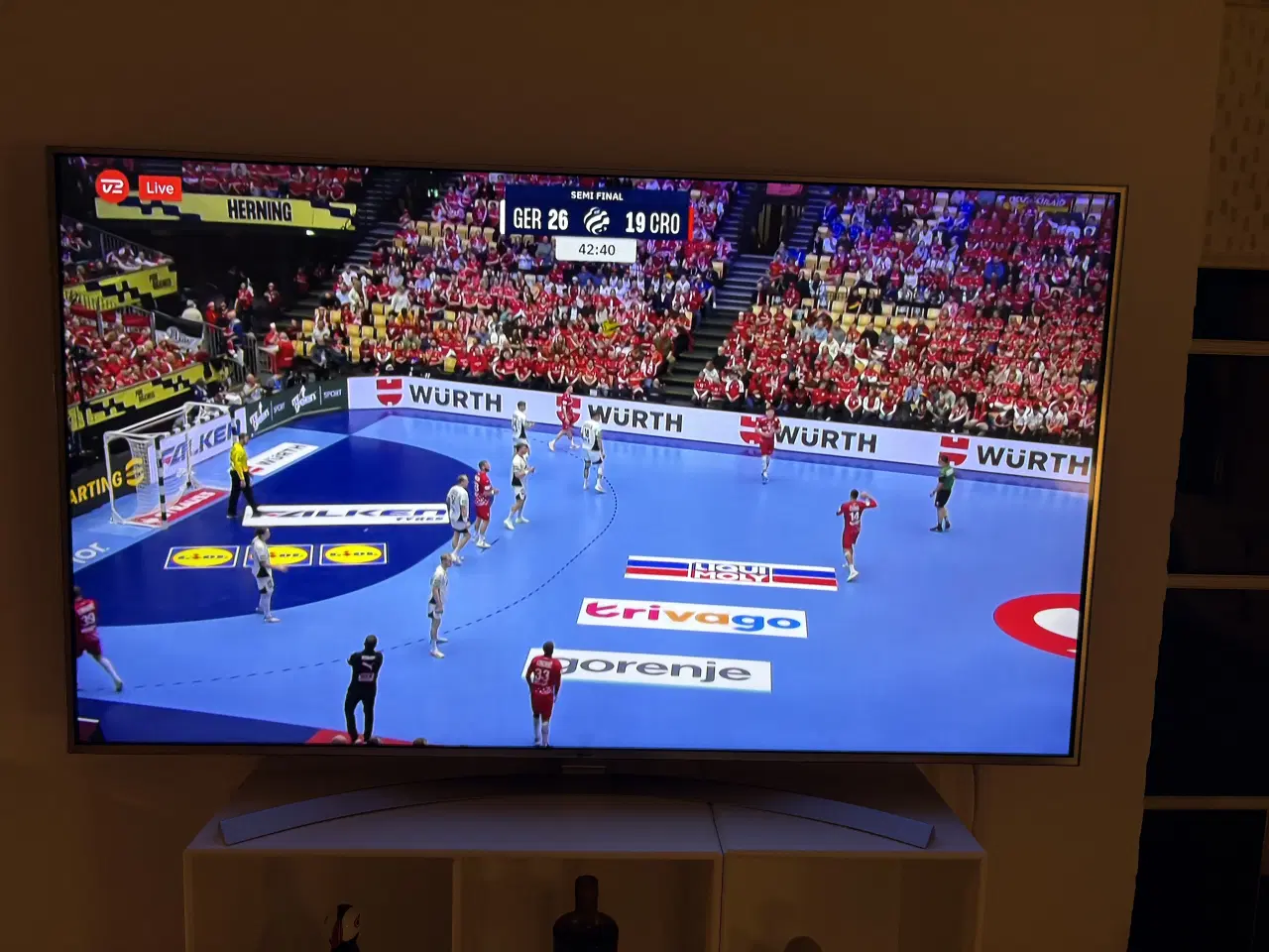 Billede 5 - LG TV 65” med fod og fjernbetjening