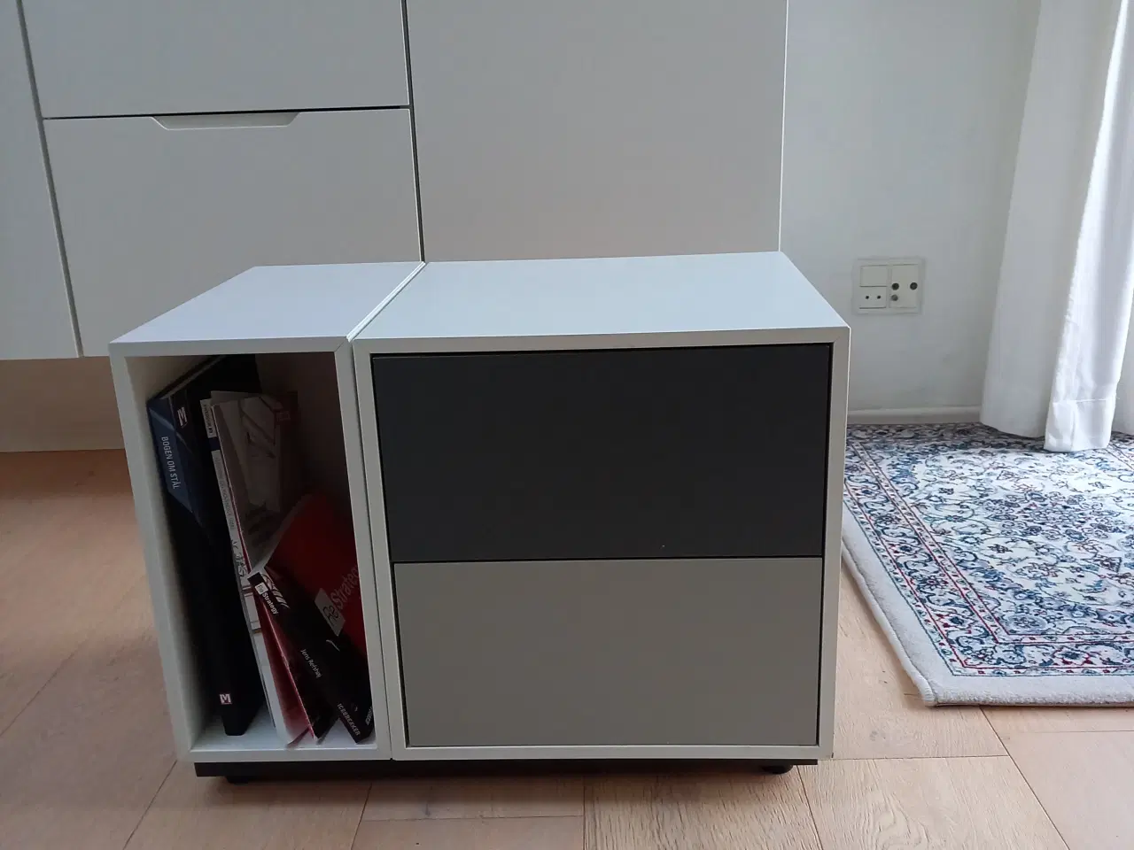 Billede 1 - KUBE Reol med 2 skuffer med soft close + 1 åben