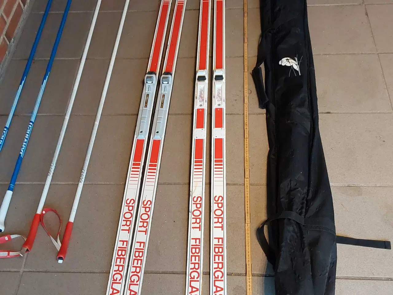 Billede 8 - 2 par langrend ski med stave og opbevarngspose