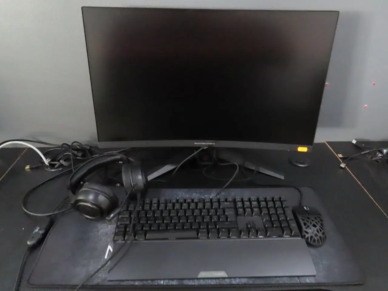 Billede 1 - 27" curved gaming monitor, ASROCK PHANTOM GAMING pg27f15rs1a