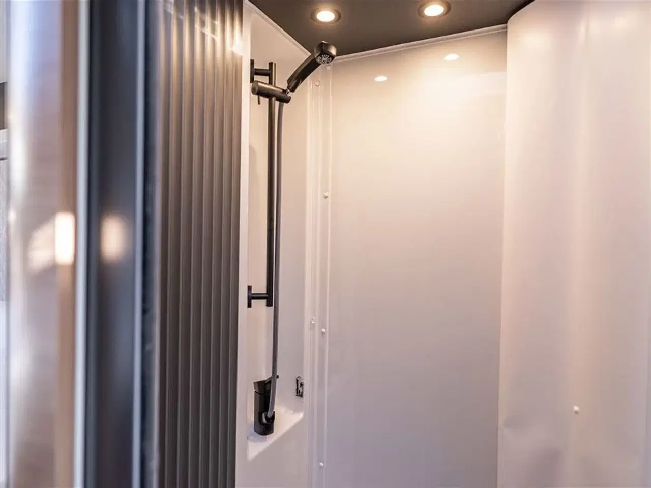 Billede 26 - 2025 - Knaus L!VE TI 650 MEG Platinium Selection   Komplet bil med lithium batteri, solceller mm.