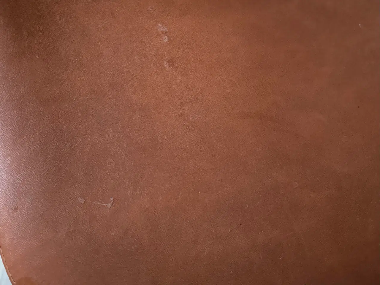 Billede 3 - Kontorstol i brunt kunstlæder