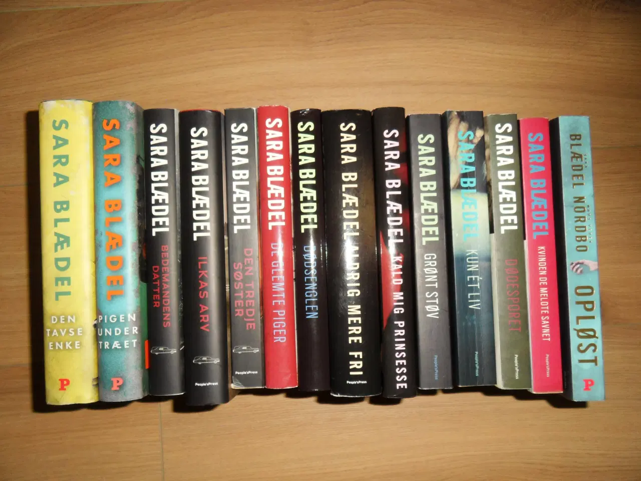 Billede 1 - Sara Blædel. Mads Peder Nordbo. Grønt støv. Kun et