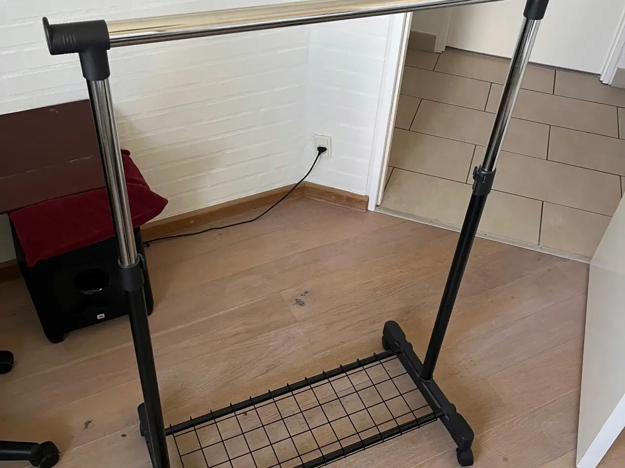 Billede 1 - Tøjstativ med hjul