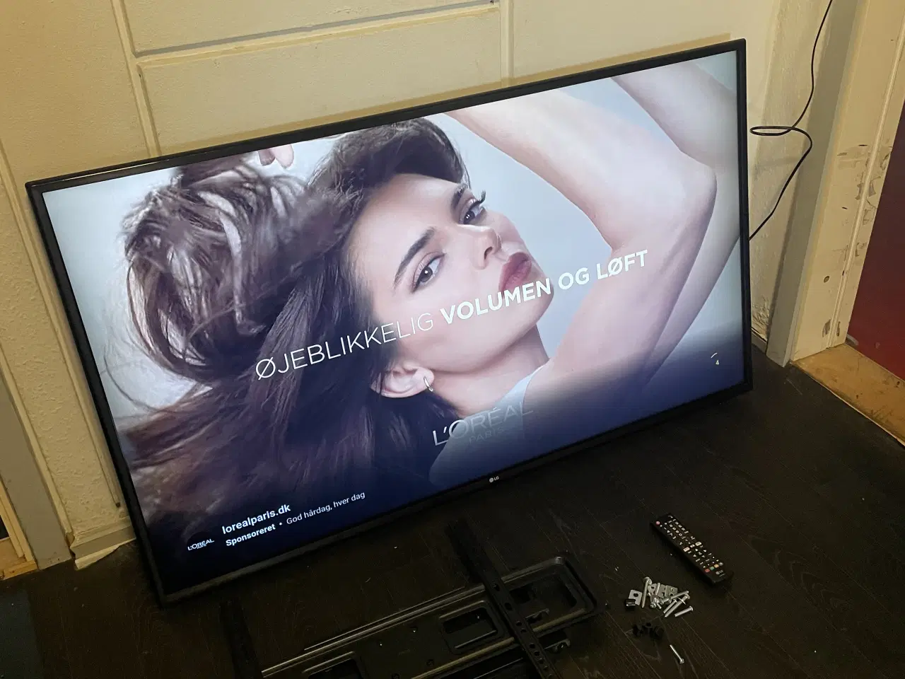 Billede 2 - Smart TV LG 55 tommer, med fjernbetjening og