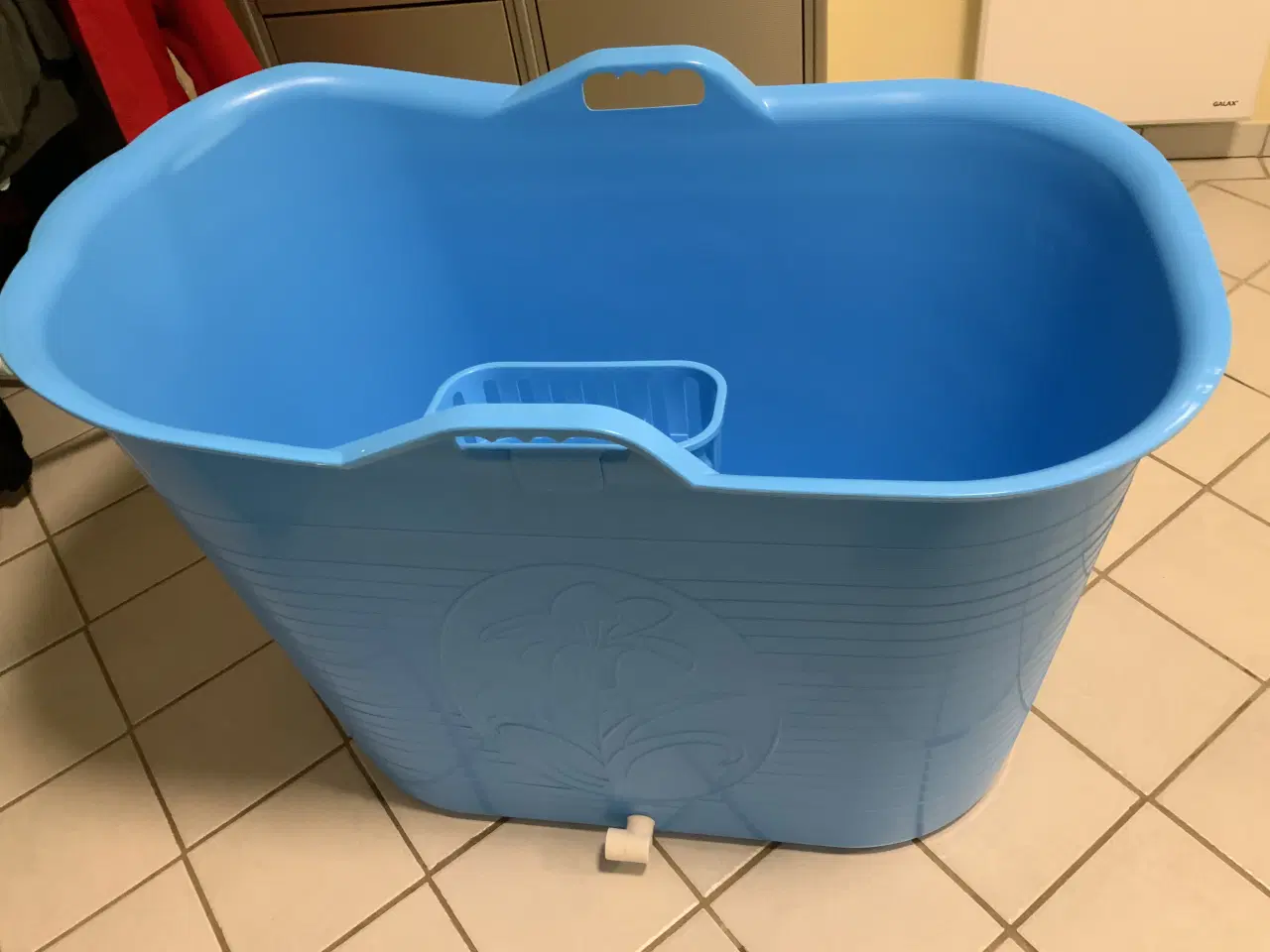 Billede 1 - Siddebadekar i plast- badebalje til voksne