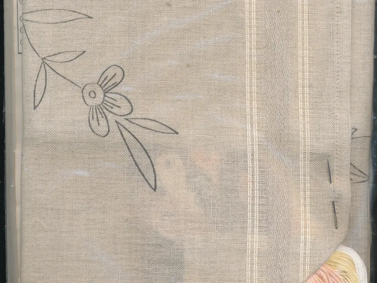 Billede 2 - MATERIALESÆT TIL BRODERET LØBER - 40 X 80 CM.