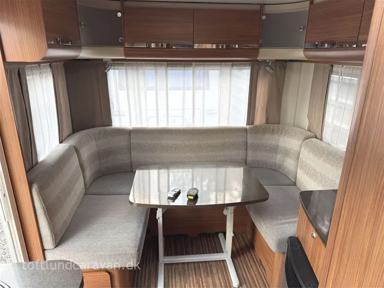 Billede 6 - 2012 - Adria Adora 472 LU   1 EJERS, Populær enkeltsengs-vogn, LAV VÆGT, m/ MOVER+KLIMA