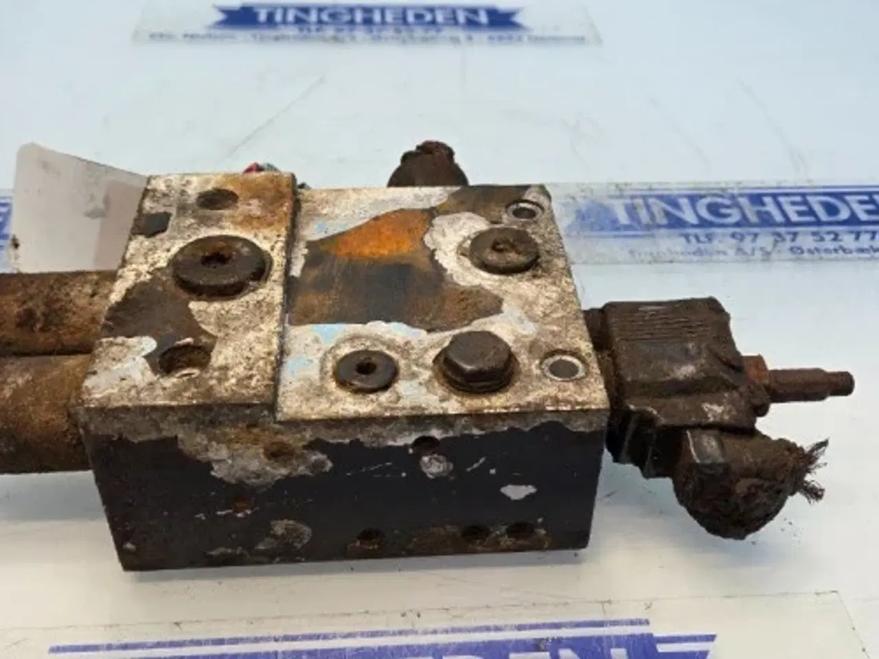 Billede 2 - New Holland T7.315 Hydraulikventil 47858109