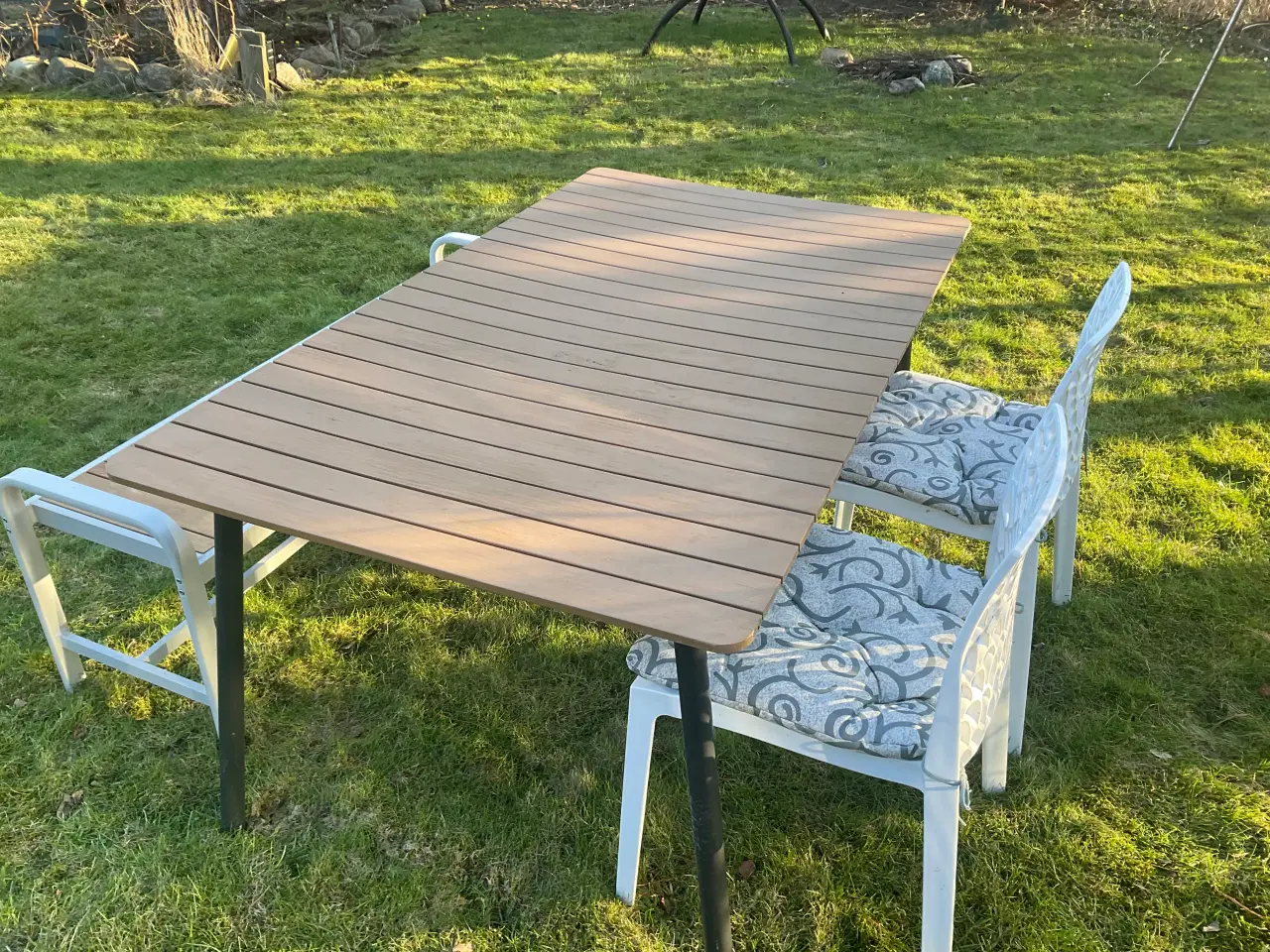 Billede 7 - Pænt alu. havestol med to stole.