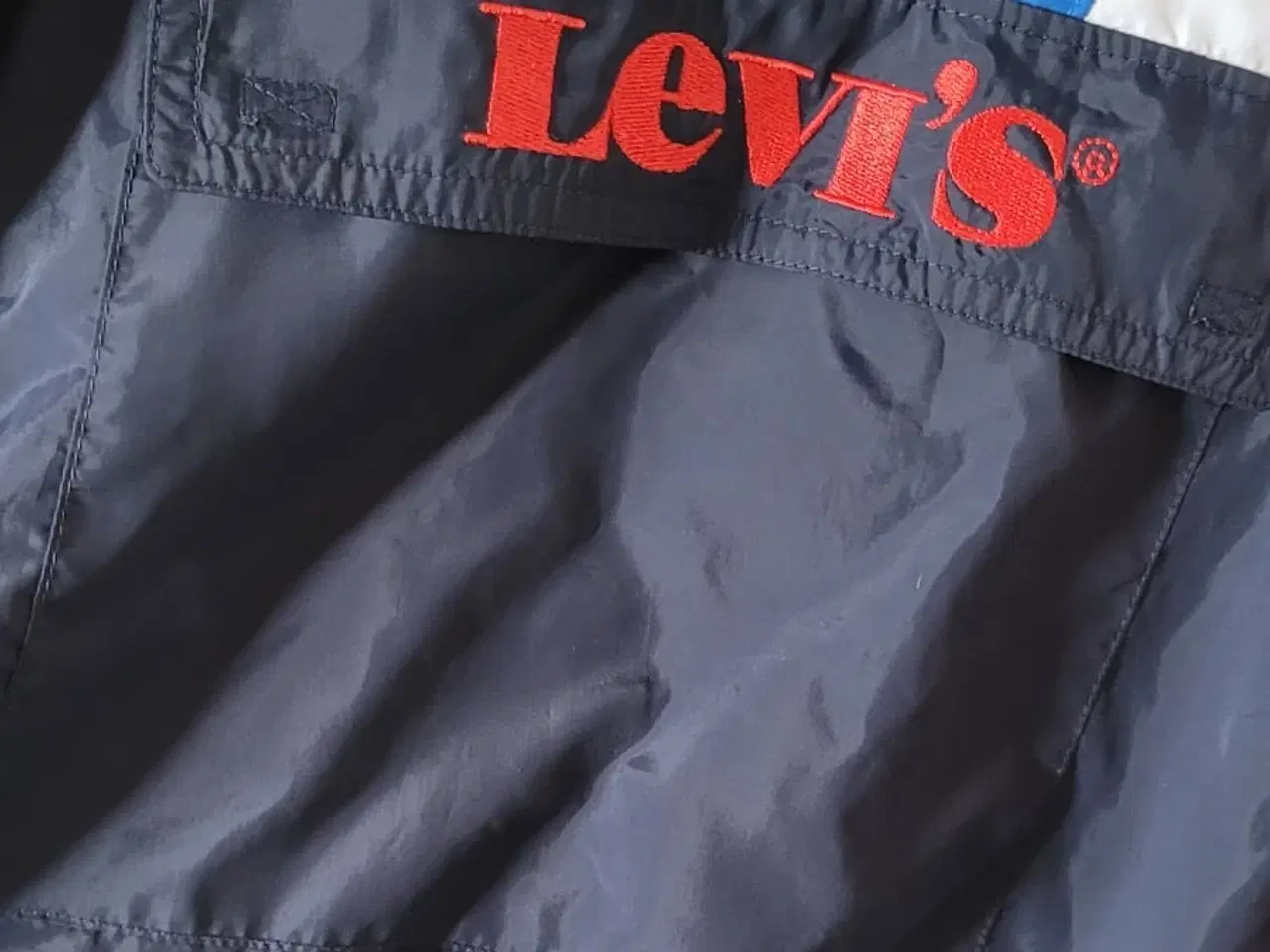 Billede 3 - Smart og fin anorak fra Levis