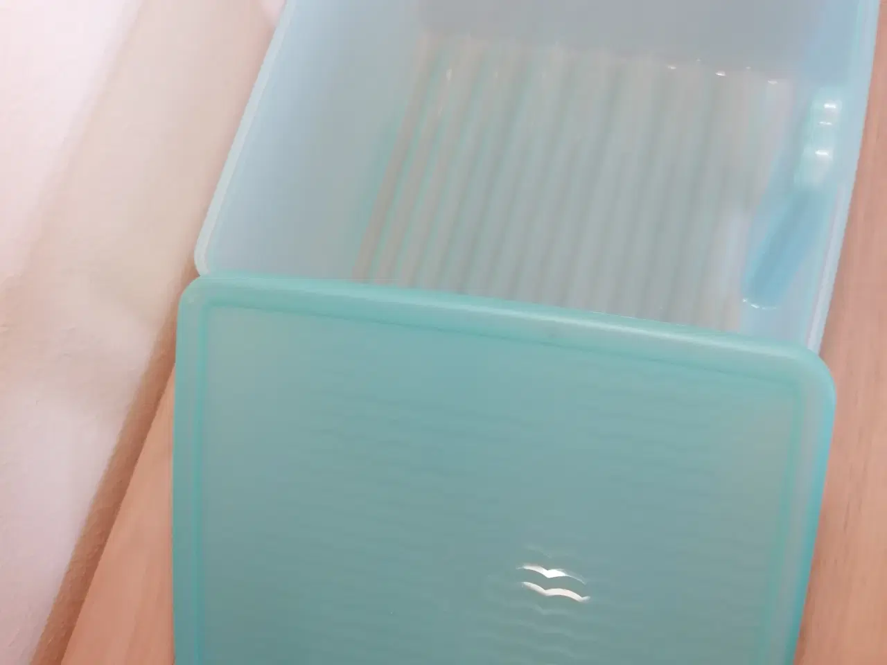 Billede 2 - Tupperware grøntsags opbevarings boks med ventiler