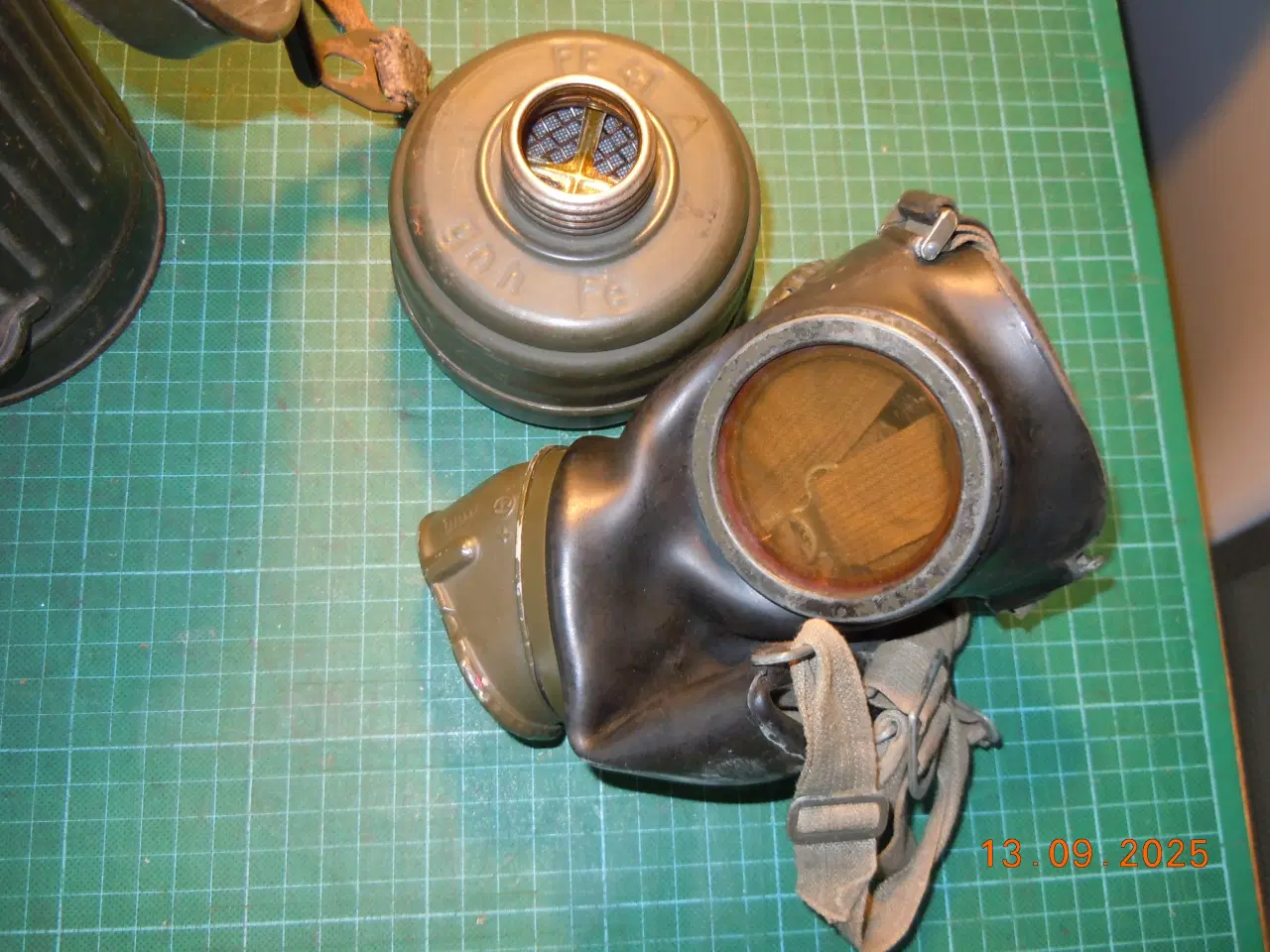 Billede 7 - Tysk gasmaske i beholder.