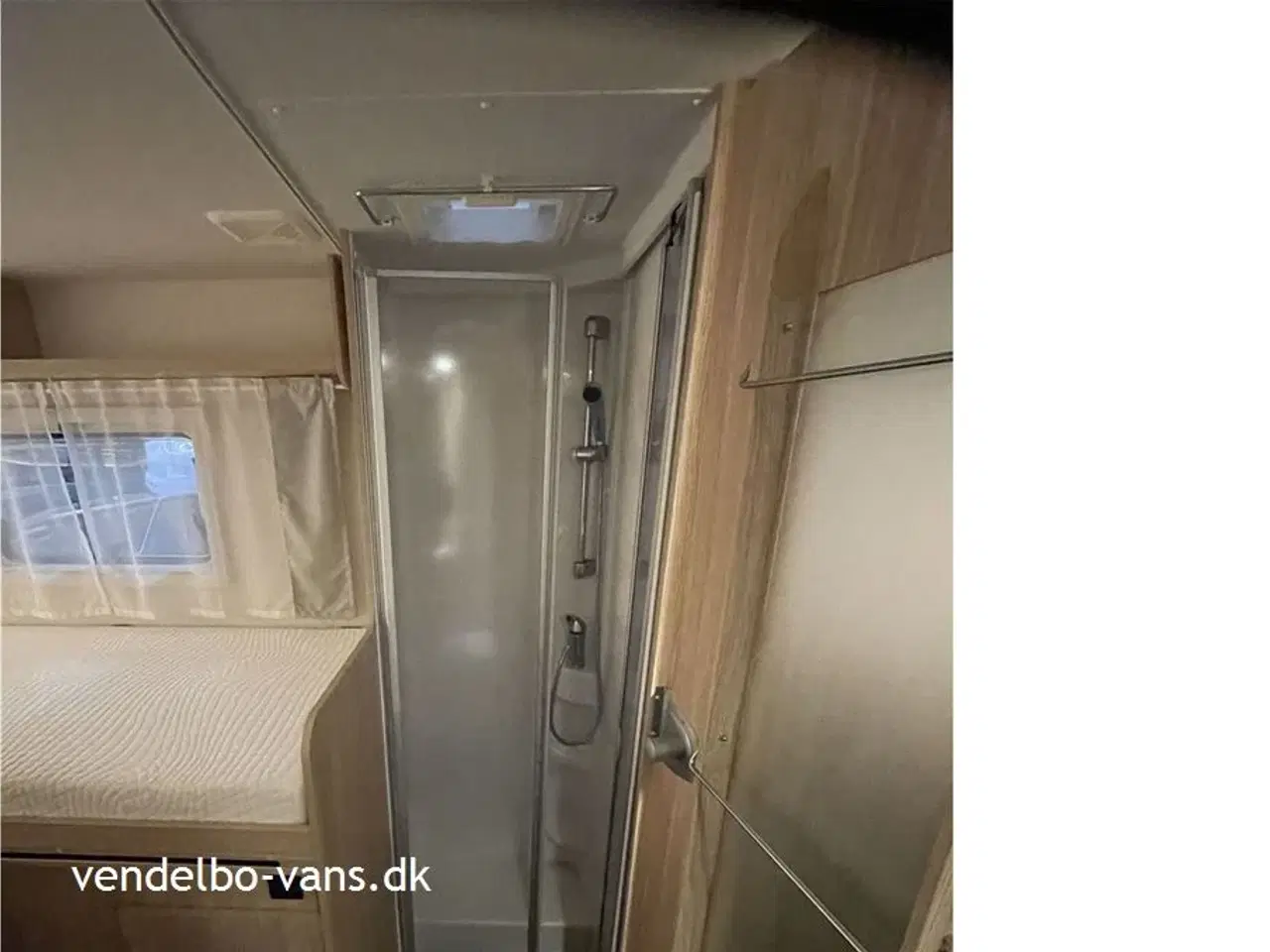 Billede 11 - 2021 - SunLight T 68 Adventure Edition   Enkeltsenge og stor garage