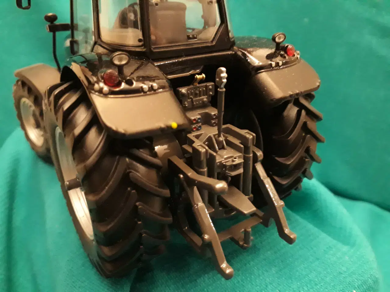 Billede 3 - Sort Massey Ferguson 7499 Traktor