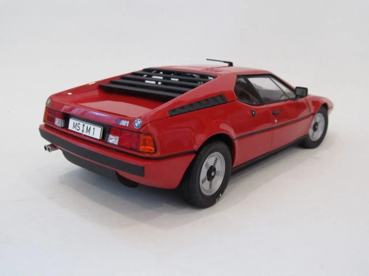 Billede 3 - 1978 BMW M1 - 1:18  Farve: Rød 