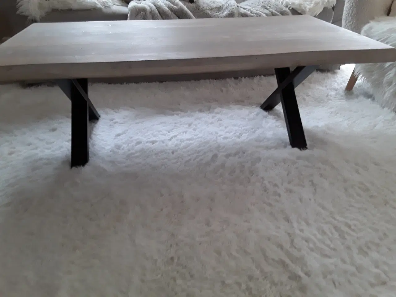 Billede 1 - Sofabord i hvid  olieret eg m. Sort stel