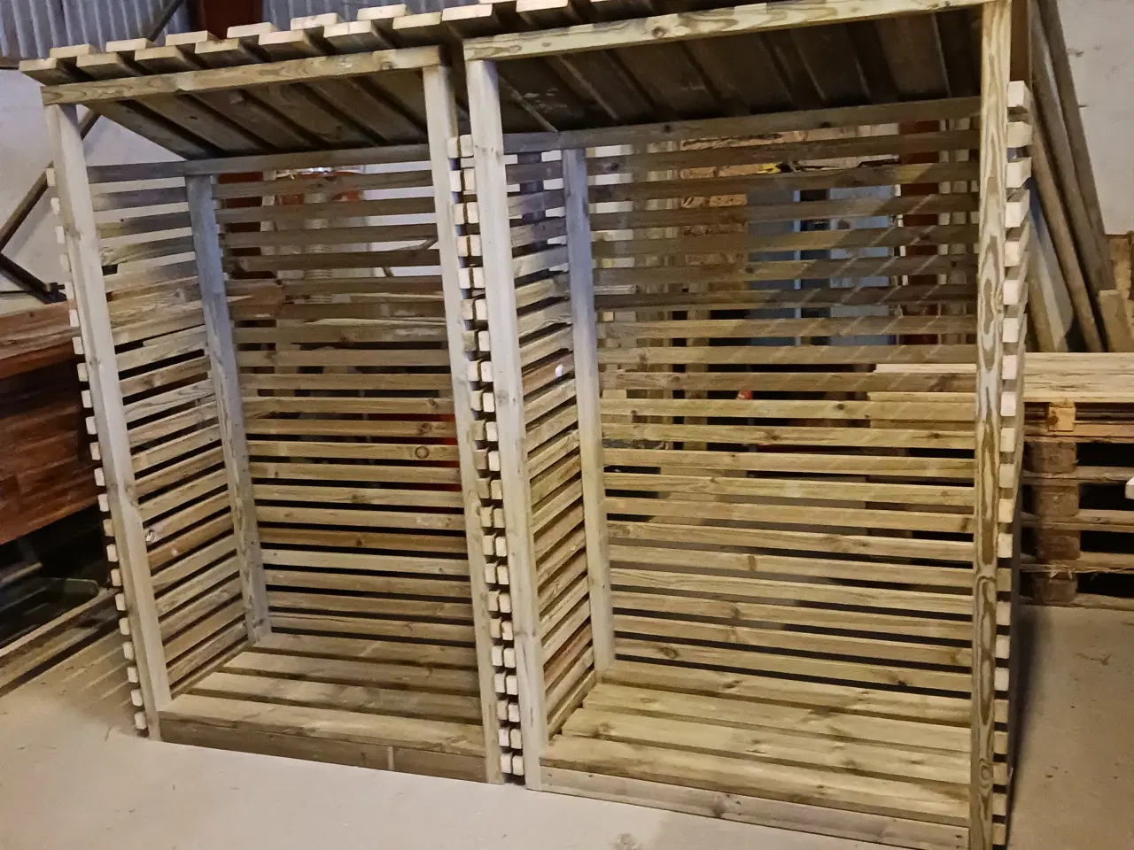 Billede 1 - Brændeskur