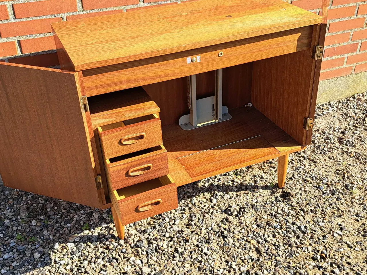 Billede 4 - Symaskinebord teak m 3 skuffer
